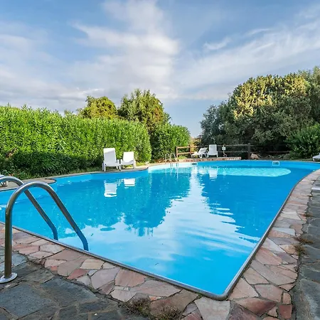 Spacious With Lovely Pool Stintino