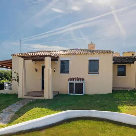 Spacious With Lovely Pool * Stintino