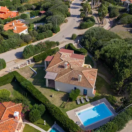 Spacious With Lovely Pool